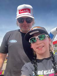 Got drunk last night and ran into this guy in a cowboy hat ￼