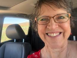 Laurie Ransom's Instagram, Twitter & Facebook