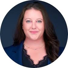 Alia Quinn (@thequinnofcats)