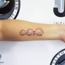 Además el elefante es un animal protector, sabio y valiente. Resultado De Imagem Para Tattoo Familia Elefantes Tattoos Infinity Tattoo Elephant