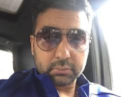 Earlier, his father shifted to london from india and initially worked there as a bus conductor. Ephpiq5jj4i9em