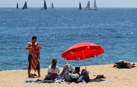 Pero el anuncio fue en la línea contraria y se convirtió en un salvavidas para el turismo. Permiso De Vacaciones Disponible Desde El Lunes Que Restricciones Tiene Y A Que Comunas Se Puede Ir Radiosago 94 5 Osorno Y 96 5 Puerto Montt