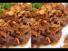 Cara membuat empal cukup mudah karena anda hanya perlu merebus daging tanpa lemak sampai dengan empuk. Masak Daging Empal Goreng