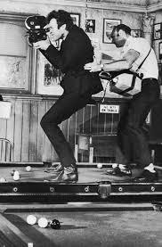 The Good The Bad And The Ugly Final Duel Location Clint Eastwood Gets Some Hands On Filmmaking Experience During The Shooting Of Coogan S Bluff 1968 Fotografia De Cine Director De Cine Fotos De Cine