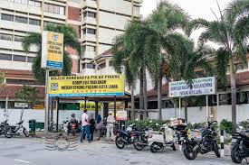 It covers the field adjacent to fort cornwallis, known locally as the padang, and the seaside promenade along the edge of the field. Must Try Food Surrounding Fort Cornwallis Esplanade Penang Crisp Of Life