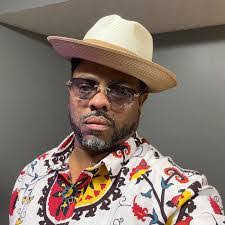 Mike Raw's Instagram, Twitter & Facebook