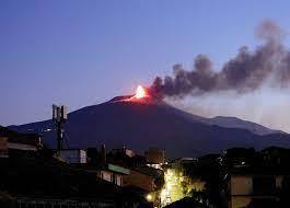 Future defi and gaming network. Etna Volcano Italy Surprise Paroxysm Lava Fountain Illuminates Morning Sky Volcanodiscovery