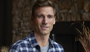 Where Is Young Restless' Hunter King Now? Hallmark Movies & Mysteries In  Nikki & Nora: Sister Sleuths