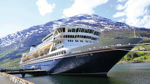 Beyond offering a cozier atmosphere, these ships' size creates a whole different experience, onboard and onshore. 342 Cruise Ship Quiz Questions With Photos Emma Cruises