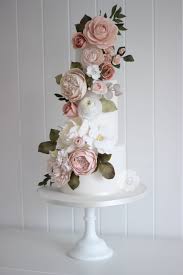 A beautiful pastel brushstroke floral wedding cake is a very tender and romantic piece for a spring or summer wedding. Pin On Cake Decorating