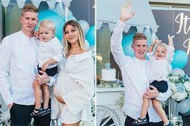 De bruyne has two children — mason and rome — with his wife michele lacroix, whom he married in the summer of 2017, but the story of how the couple met is a curious one. Kevin De Bruyne To Become A Father For The Second Time With Wife Michele As Pregnancy Is Announced Three Months After Man City Win Premier League