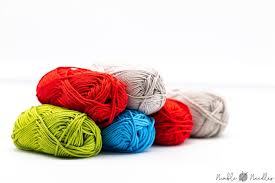 Polyester wool yarn we introduce ourselves as one of the acclaimed manufacturer and exporter of polyester wool. The Best Knitting Yarn For Beginners The Best Materials Weights