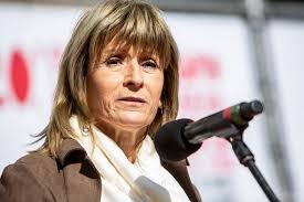 Secretaria general de la Intendencia de Montevideo renuncia para asumir en  OSE