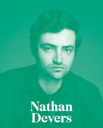 Nathan Devers sera présent le 31 août prochain à la Forêt des Livres pour  présenter son nouveau roman : « Surchauffe » aux éditions Albin Michel  (Parution le 20 août). Une île