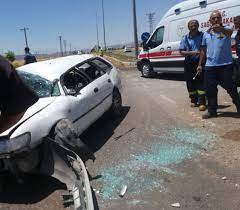 Gaziantep'te 4 aracın karıştığı zincirleme kazada ilk belirlemelere göre 4 kişi öldü, 7 kişi yaralandı. Araban Da Trafik Kazasi 5 Yarali Gaziantep Haberleri