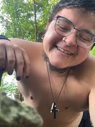 Hi all! I'm Logan, a 26 year old disabled transman from Ireland looking for  help with my gofundme to get top surgery which for me will be a life  changing and saving