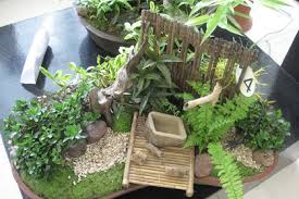 Is the dish garden to the right the one you are looking at in either the flower shop network selection guide or online in our flower gallery? Dish Gardens Designs