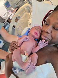 18:45:50 In 1983, a baby boy weighing a whopping 16 lbs was born! At the  time, the entire country was shocked by his size, labeling him “The  Country's Biggest Baby” How does