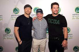 He owns another restaurant called alma nove, his mother being the inspiration behind the name. A Breakdown Of Donnie Wahlberg S Very Large Family