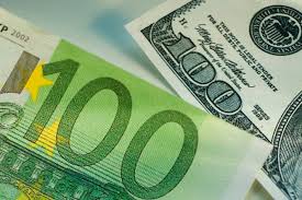 L'euro atteint la parité avec le dollar, une première depuis sa mise en  circulation