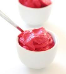 Glace Aux Fruits Rouges La Recette Recettes De Glaces Et Sorbets Maison Avec Ou Sans Sorbetiere Recette Recette Glace Glace Et Sorbet Creme Glacee Vegetalienne