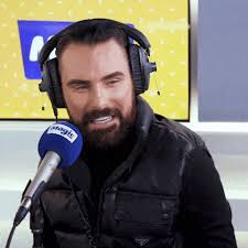 Glory Kickboxing champion Rico Verhoeven lands a takedown