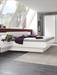 Schlafzimmer My Way Elegant In Weiss Grau Bringt Das Moderne Schlafzimmer Frischen Wind In Die Dachgeschosswohnun Schlafzimmer Weiss Graue Mobel Schlafzimmer