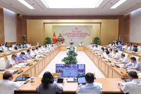 Tiếp tục cắt giảm, đơn giản hóa quy định kinh doanh, đẩy mạnh phân cấp thực