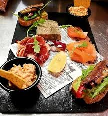 Plateau Combinado Et Saladier Geant Picture Of La Pecherie Ducamp Capbreton Tripadvisor
