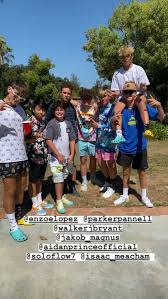 Pin By Vaness Vhalerie On Goatfam Best Friends Whenever Squad Photos Youtube S