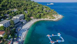 Чтобы почувствовать местный колорит, стоит посетить многочисленные музеи, соборы, прогуляться по старинным улочкам и рынку. Vis Gostinica Dubrovnik Horvatiya Sloveniya Novatours