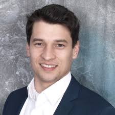 Dr. Patrick Striemann