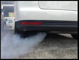 Motor keluar asap putih saat dinyalakan cara menghilangkan asap motor motor berasap setelah ganti oli penyebab motor matic berasap penyebab motor berasap hitam cara mengatasinya sudah pasti mengatur ulang pengaturan sepeda motor kami menggunakan pengaturan yang dilarang. Penyebab Knalpot Motor Keluar Asap Putih