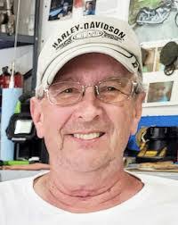 Donna Lease's Instagram, Twitter & Facebook