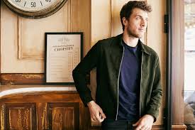 Veste tommy hilfiger homme originales sans être extravagantes, les vestes légères pour homme de cette sélection procurent confort et fluidité de mouvement. Comment Choisir Un Blouson Ou Une Veste De Mi Saison