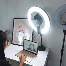 687 Likes 9 Comments Etoile Collective Etoilecollective On Instagram Heading Into Zoom Meetings Like Best Laptops Hollywood Makeup Mirror Cool Lighting