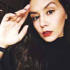 Amanda Grimsley's Instagram, Twitter & Facebook