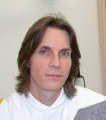 Dr Chris Kearney, dermatologist Sydney, specialising in advanced skin  cancer surgery and Mohs micrographic surgery