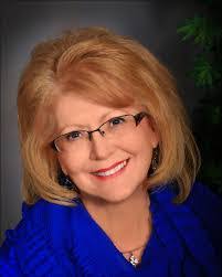 Carol Rounds's Instagram, Twitter & Facebook