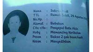 Seperti 10 kesan pesan di album kenangan anak sma berikut ini yang dilansir dari brilio.net, bukannya bikin haru tapi malah lucu! 5 Pesan Murid Di Buku Tahunan Sekolah Ini Bikin Senyum Sendiri Hot Liputan6 Com