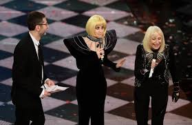 Lunedì 5 luglio 2021 raffaella carrà è morta, lasciando tutti. 4fcx4k8raewx3m