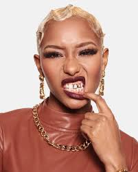 Day 11: Saturday vibes! Fun shoot with @darkandlovely for their bleach kit.  Talent: @taiilormade Photographer: @maryfix Hair Styling: @tcooperbeauty  Makeup: Billie Johnson Hair Color: Ebony Alloway Production: @primecontent  (@mbailey_ )