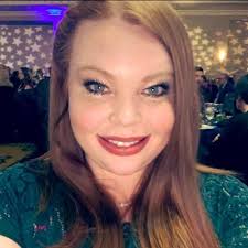 Amanda Dempsey (@amandaliz85)