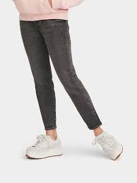 A few of the name brands are eddie bauer, hanes, cj banks, dress barn, coach and there are more. La4pbxvffj35am