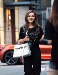 It is the third season of idol producer. ç´ é¡å'¨æšé'é…ä¸ä¸Šç¾…å¿—ç¥¥ è¢«é¡æŽ§è€½èª¤äº†çš„ä¸­åœ‹å¥³äºº æ¯æ—¥é ­æ¢