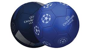 Boli lőtt laposan, a labda kipattant az ukrán kapusról, azonban össze tudta szedni. Mondo Toys Uefa Bajnokok Ligaja Focilabda Ar Db Bestmarkt