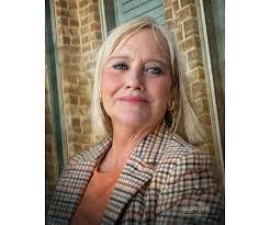 Deanna Mcclendon's Instagram, Twitter & Facebook