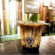 Side dishes like vegetables with oyster sauce, wanton soup, fish ball soup and tofu are good matches to eat with the chicken rice ball. 14 Best Cafes And Coffee Shops In Historical Malacca