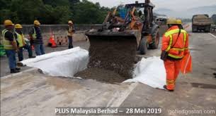 Terowong genting sempah adalah terowong lebuh raya yang pertama di malaysia. Sila Ambil Perhatian Lebuhraya Berlubang Plus Sudah Diperbaiki Gohed Gostan