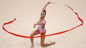 На канале я рассказываю в основном о художественной гимнастике: Hudozhestvennaya Gimnastika Averina Pobezhdaet V Onlajn Turnire Na Kubok Mira Edet Komanda Sankt Peterburga